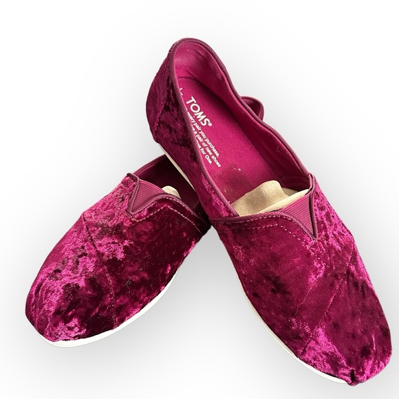 Toms Crushed Velvet Royal Burgundy Slip On Flats 9 - Picture 2 of 6